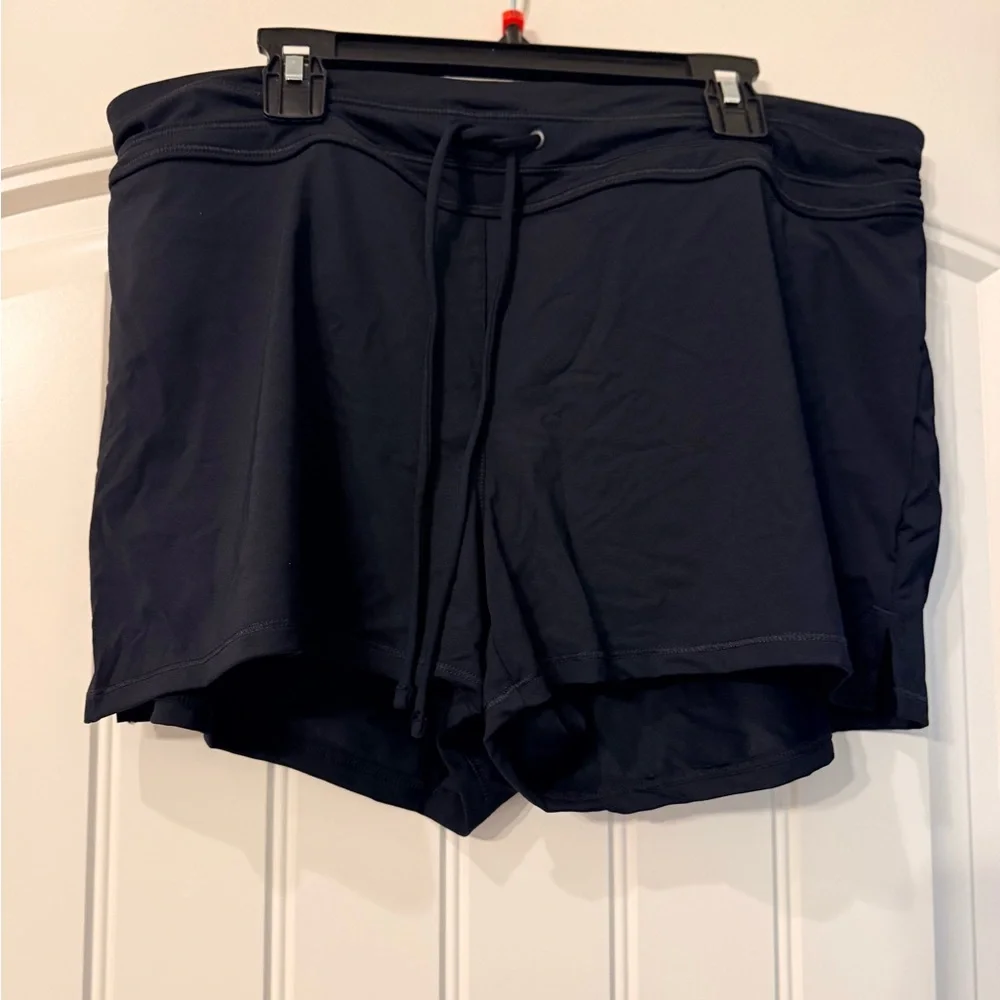 Athleta Black Active Shorts - Picture 3 of 4